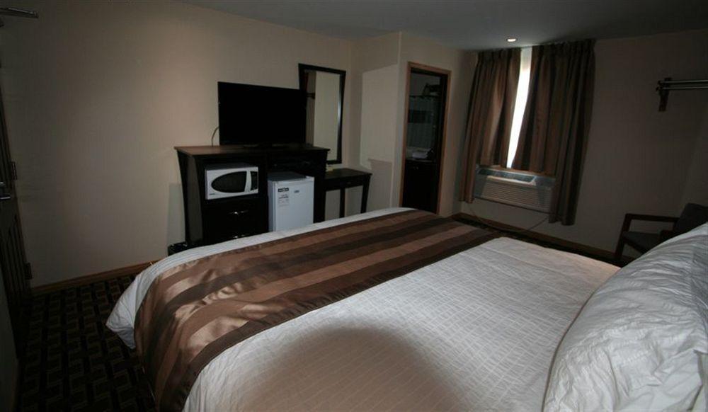 Masterson'S Motel Greater Napanee Εξωτερικό φωτογραφία