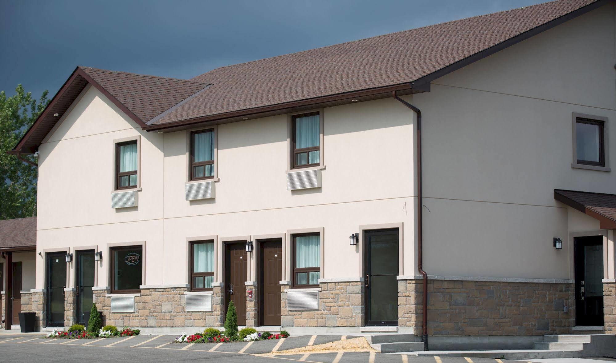 Masterson'S Motel Greater Napanee Εξωτερικό φωτογραφία